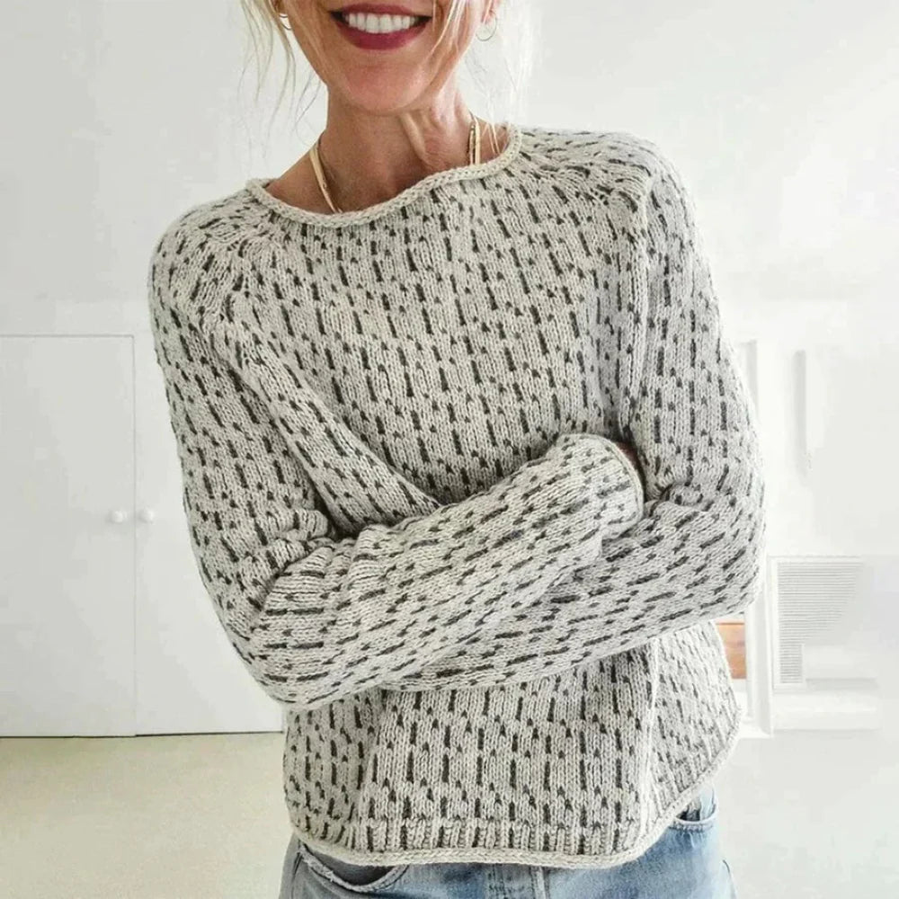 Relaxed Fit Crew Neck Women's Sweater - VogeLuxe