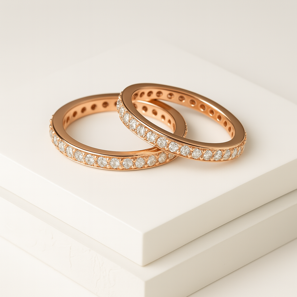 Classic Ladies Gold Round Ring - VogeLuxe