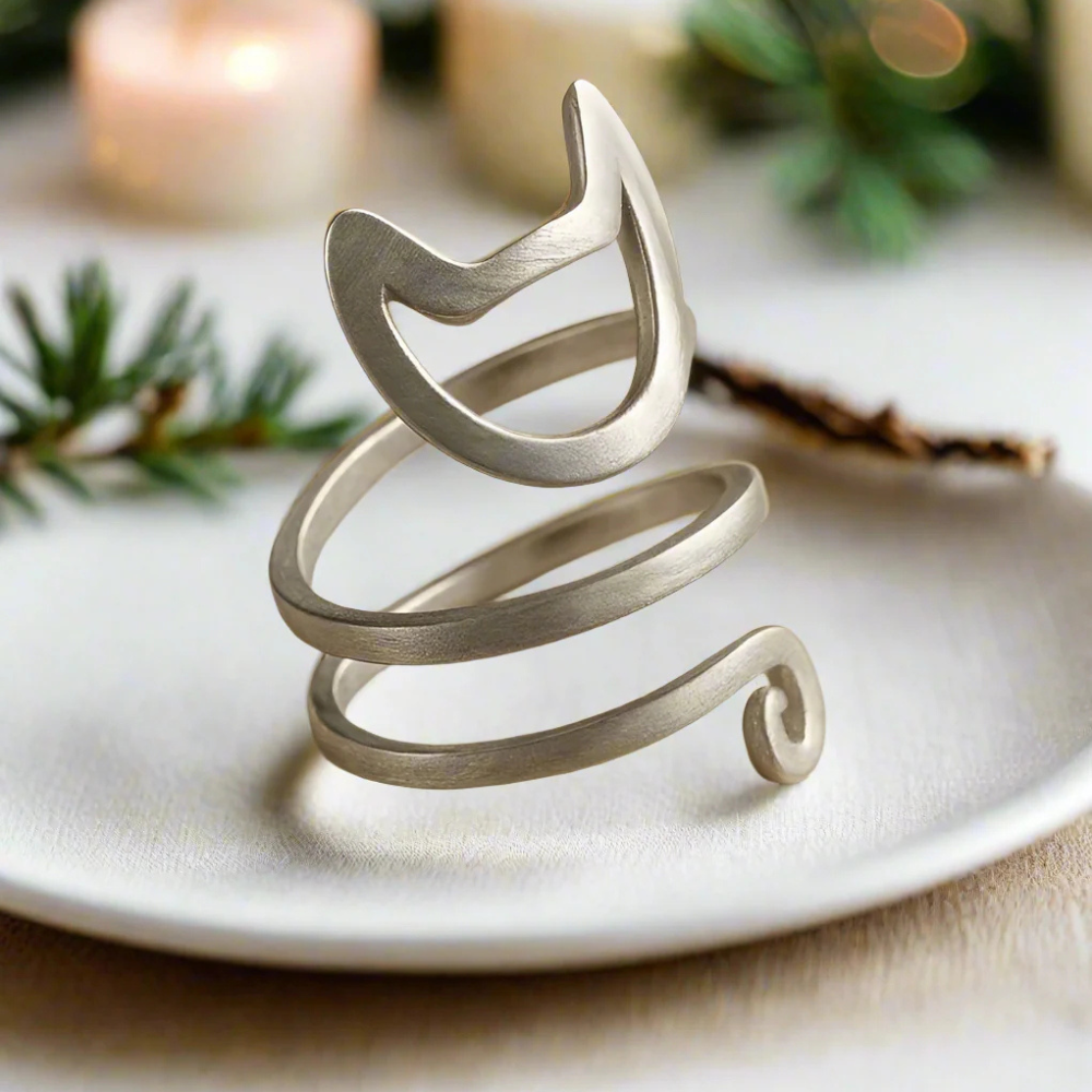 Fashionable Cat Design Silver Ring - VogeLuxe