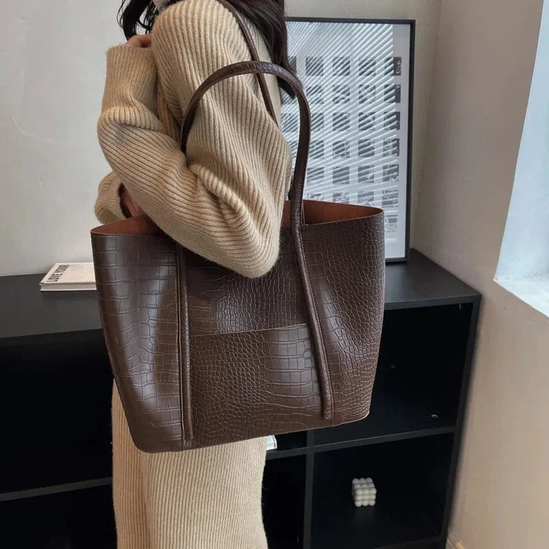 Classic Ladies Tote Bag for Daily Use
