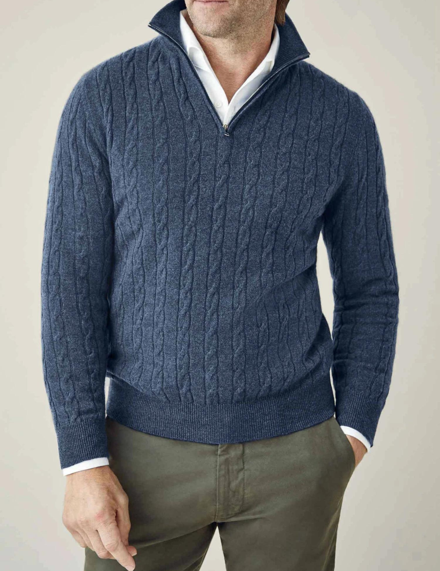 Men's Classic Cable Crew Neck Sweater - VogeLuxe