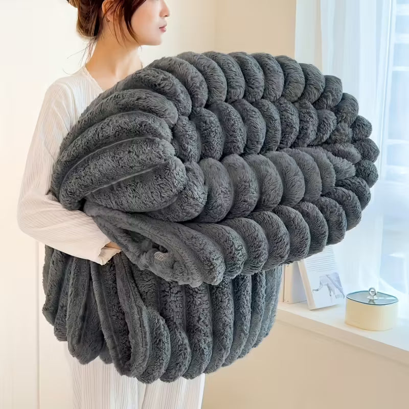 Cozy Faux Fur Blanket - Soft and Warm Throw - VogeLuxe