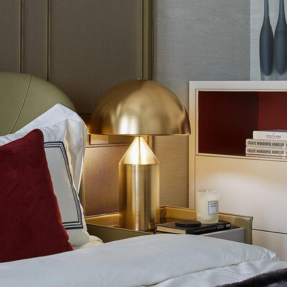Stylish Metal Italian Desk Lamp - VogeLuxe