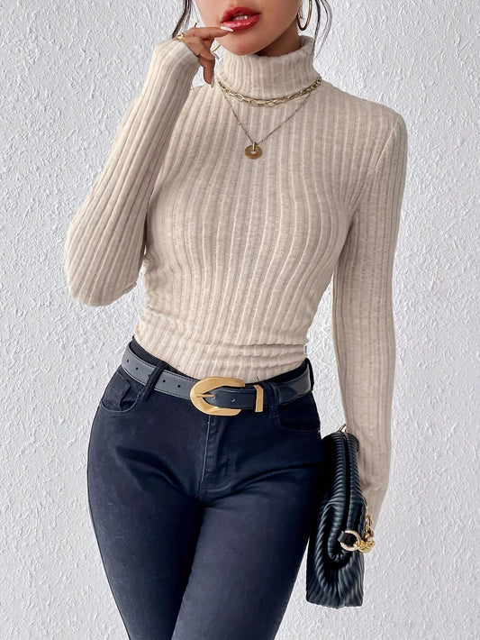 Women's Classic Crew Neck Sweater in Fitted Style - VogeLuxe