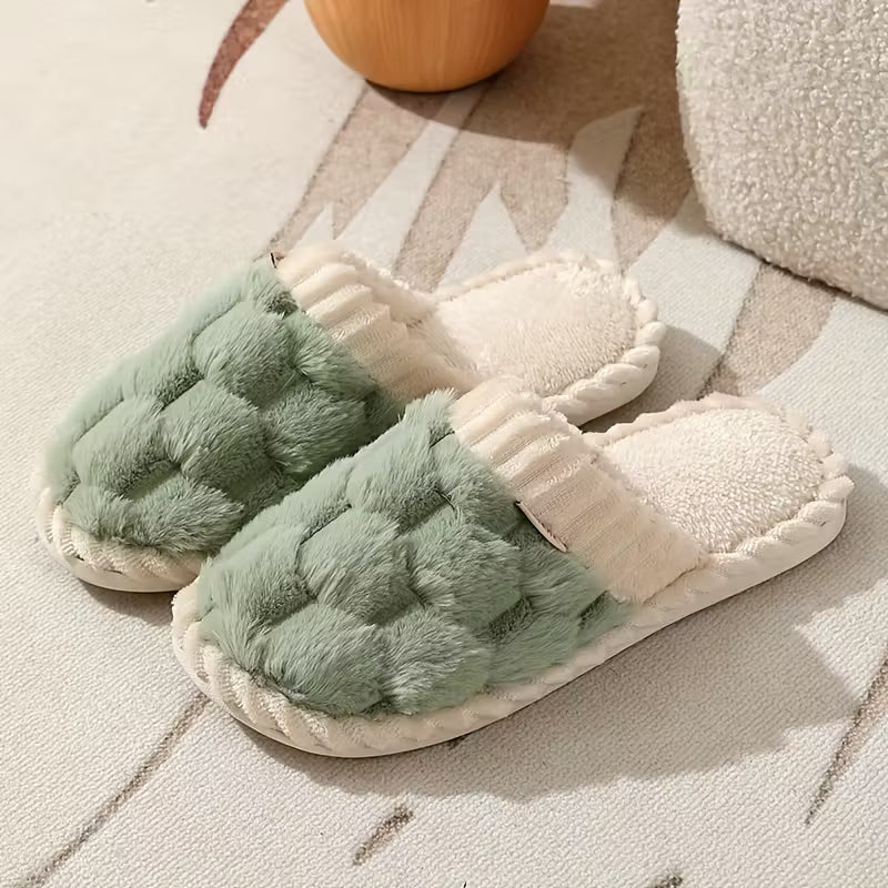 Cozy Plush Women's Slippers – Comfortable Fuzzy Home Shoes
