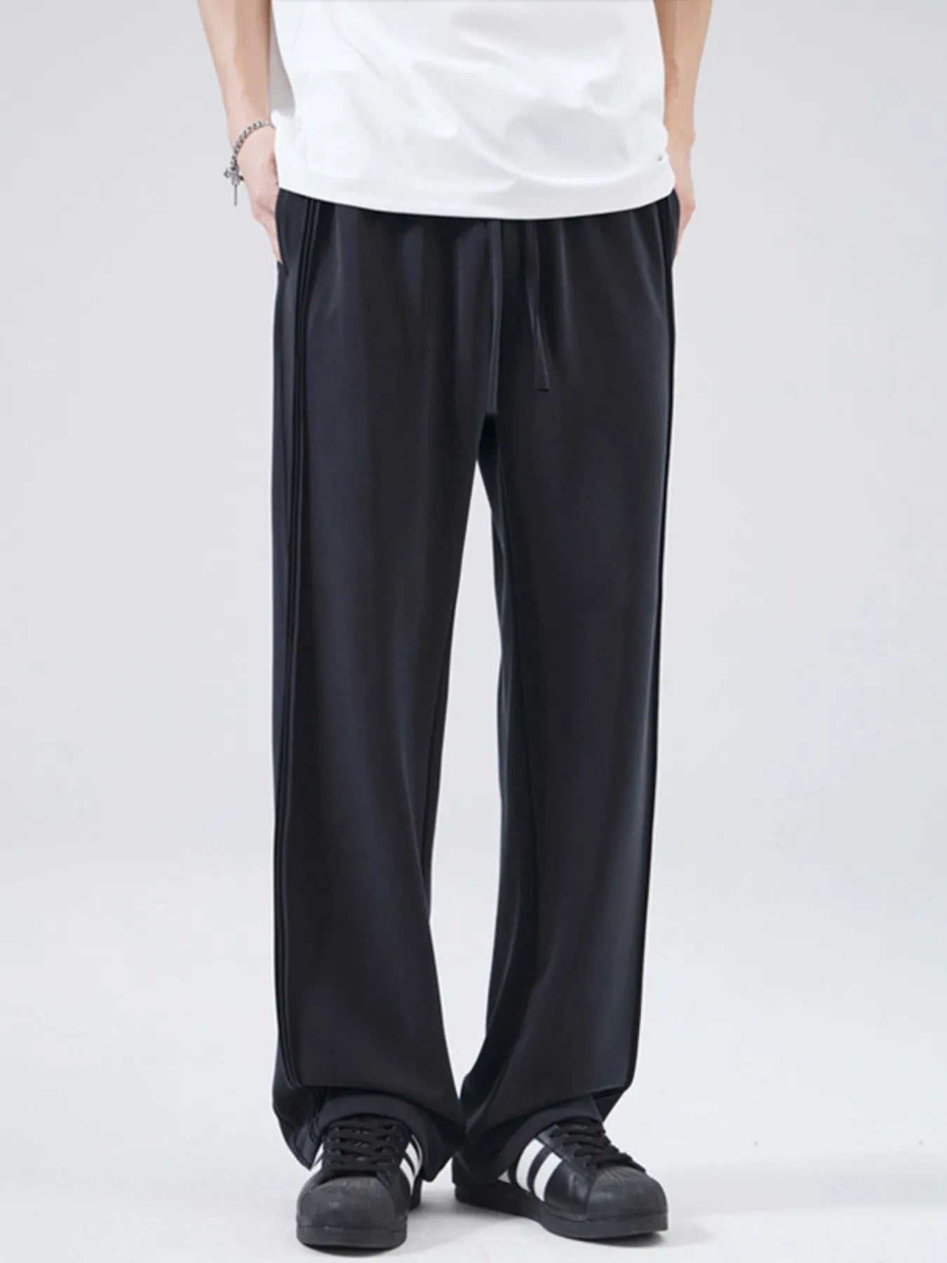 Men's Relaxed Fit Comfortable Trousers - VogeLuxe