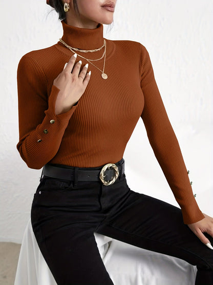 Women's Classic Crew Neck Wool Sweater in Fitted Style