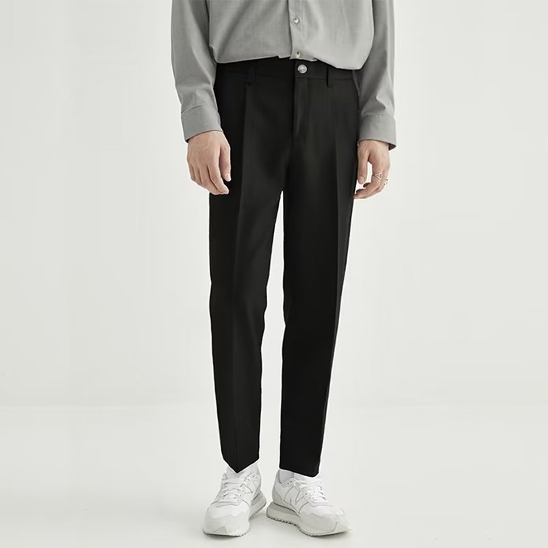 Classic Fit Mens Pleated Crop Trousers - VogeLuxe