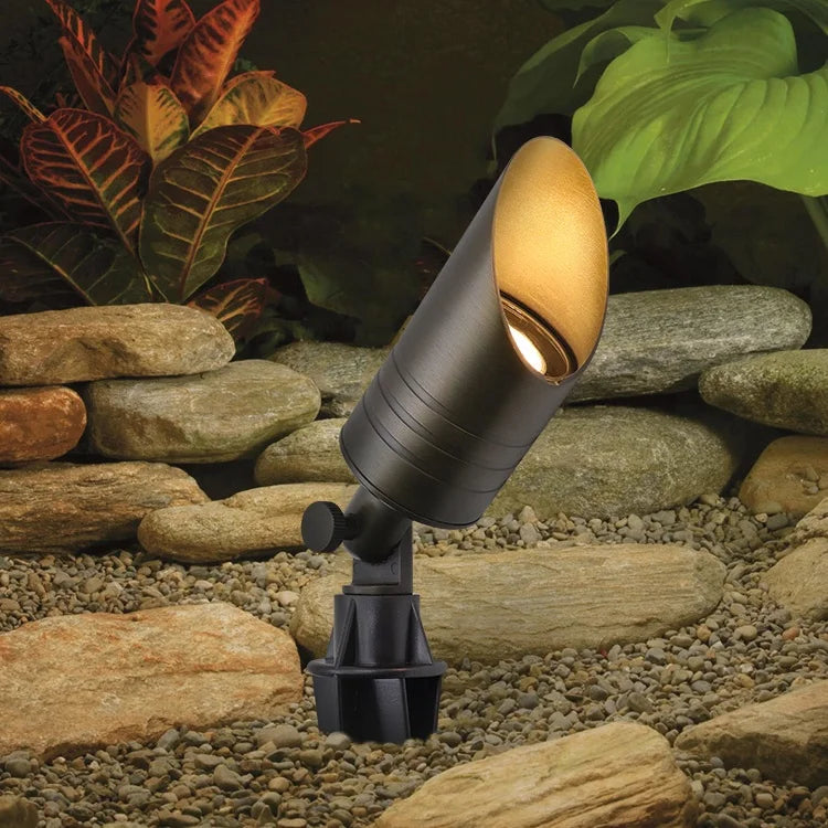 Bright Outdoor Yard Tree Spotlight - VogeLuxe