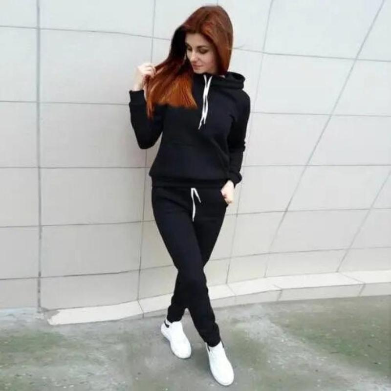 Classic Women's Sporty Tracksuit for Everyday Wear - VogeLuxe