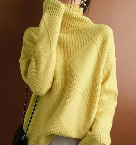 Soft Women's Cashmere Crew Neck Winter Sweater - VogeLuxe