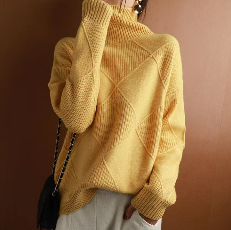 Soft Women's Cashmere Crew Neck Winter Sweater