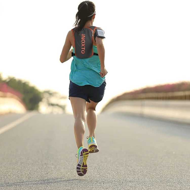 VogeLuxe | Unisex Lightweight Athletic Hydration Vest