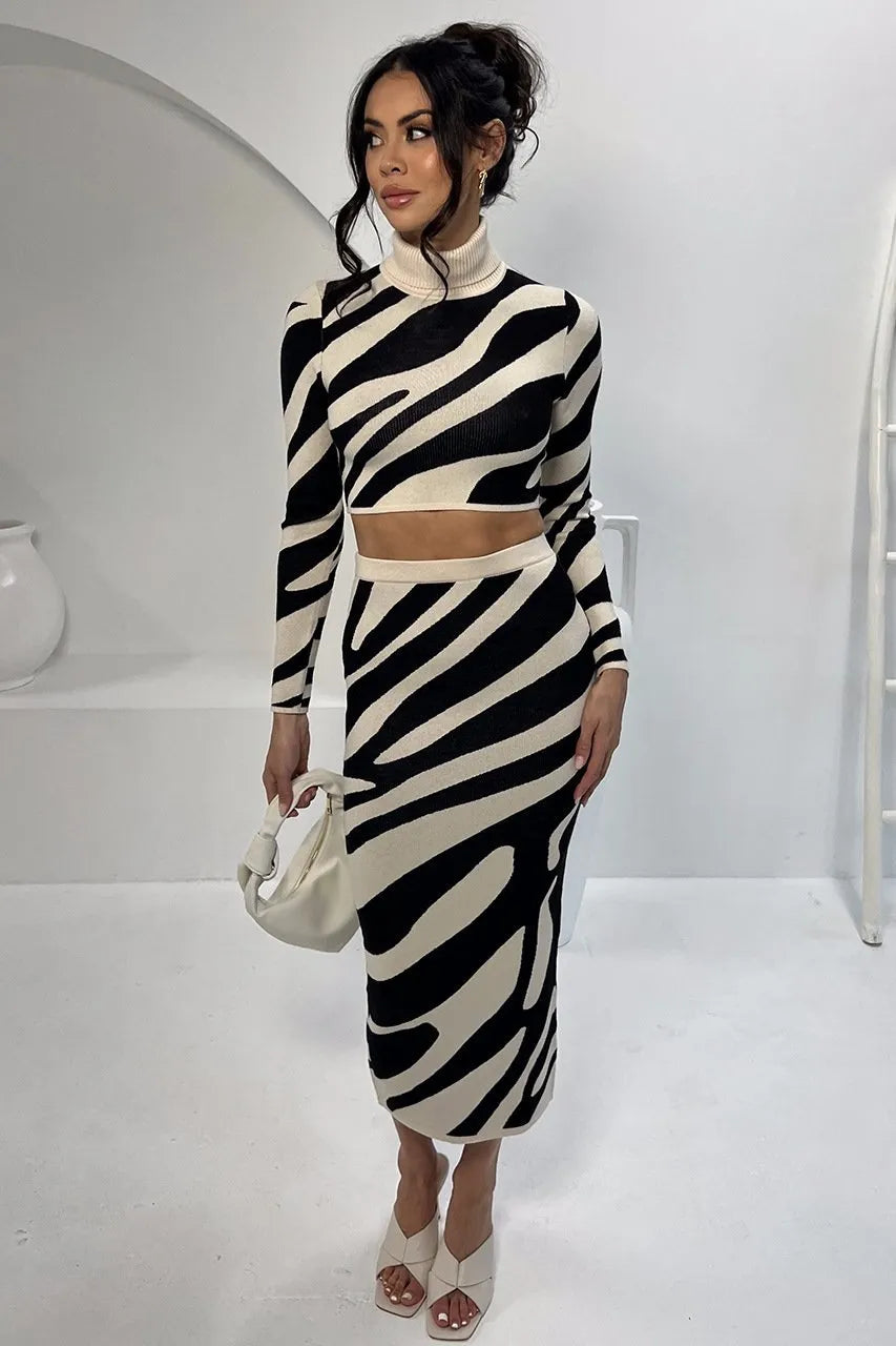 Ladies' Classic Long Sleeve Blouse and Pencil Skirt Set - VogeLuxe
