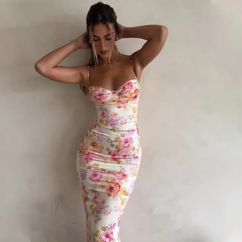 Beautiful Floral Long Dress with Delicate Lace Detail - VogeLuxe