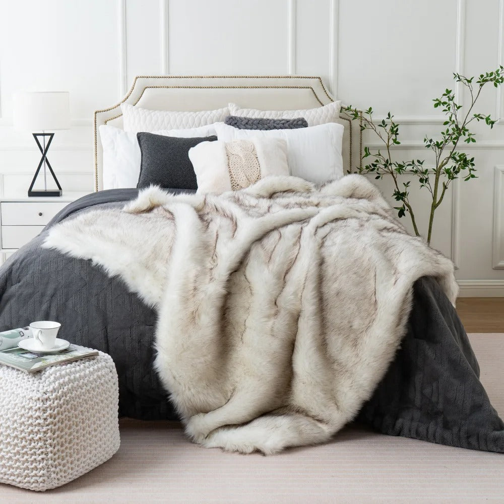 Soft Faux Fur Throw Blanket for Cozy Home Decor - VogeLuxe