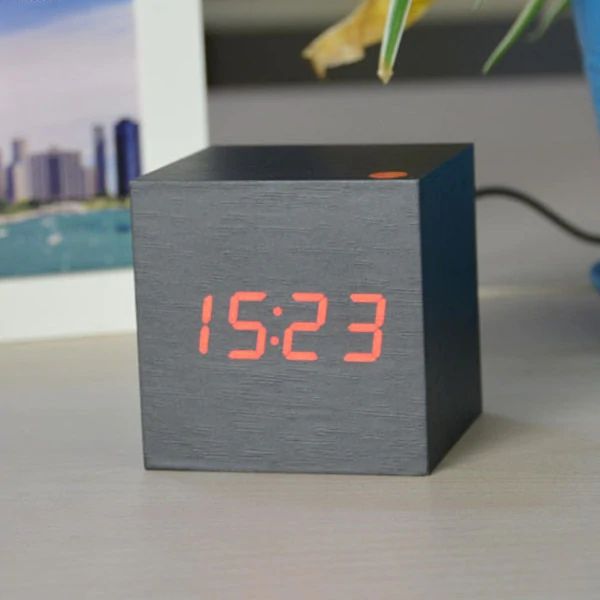 Simple Wooden LED Desk Clock