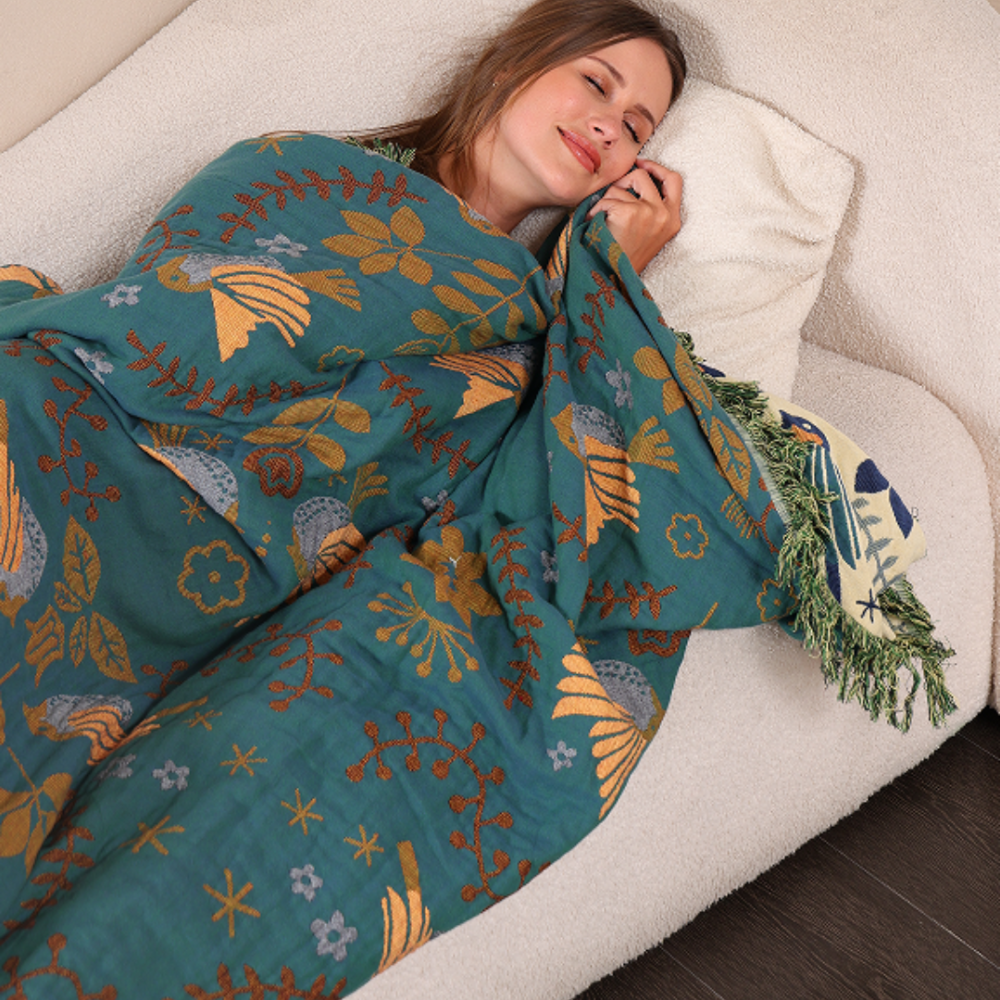 Cozy Bird Pattern Reversible Throw Blanket - VogeLuxe