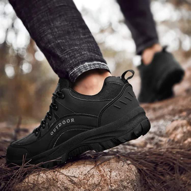 VogeLuxe | Men’s Low Top Outdoor Hiking Shoes