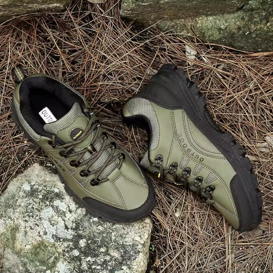 VogeLuxe | Men’s Low Top Outdoor Hiking Shoes
