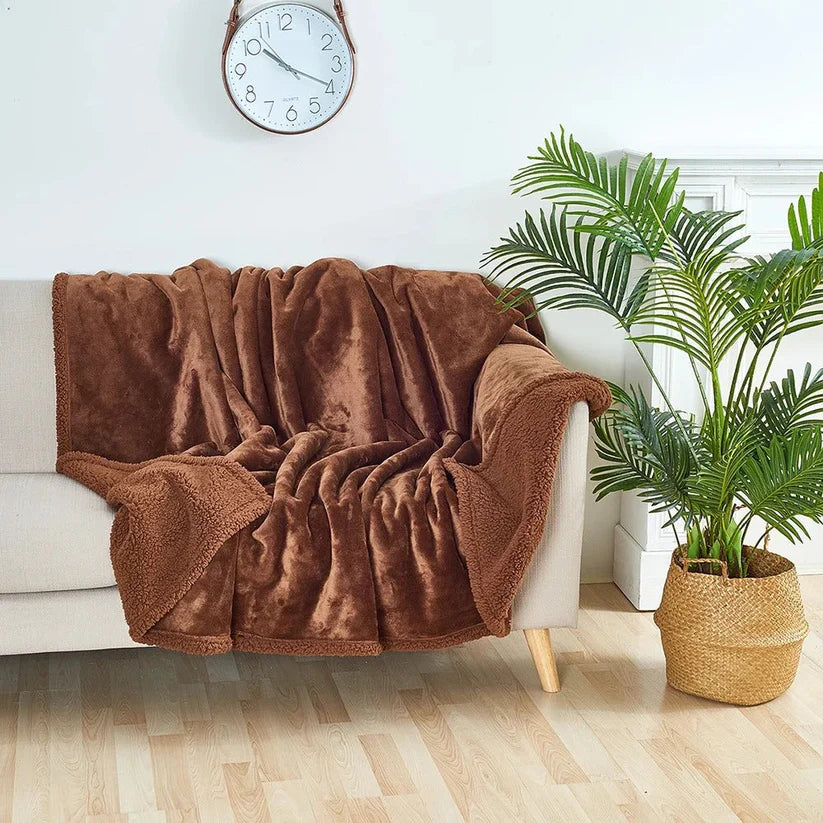 Waterproof Cozy Throw Blanket for Outdoor Use